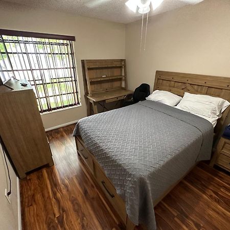 82-10Sw 135Av Villa Miami Bagian luar foto
