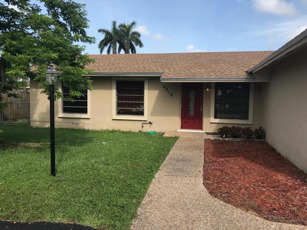 82-10Sw 135Av Villa Miami Bagian luar foto